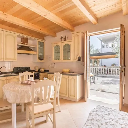 Antonia Holiday home *