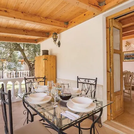 Antonia Holiday home