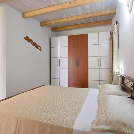 Antonia Holiday home